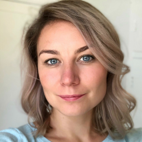 Alena Kruchkova avatar image