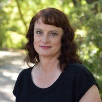 Lynne Reeves avatar image