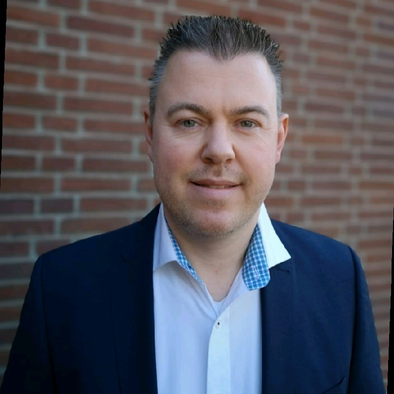 Sven Worm avatar image