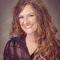 Holly Strauss avatar image