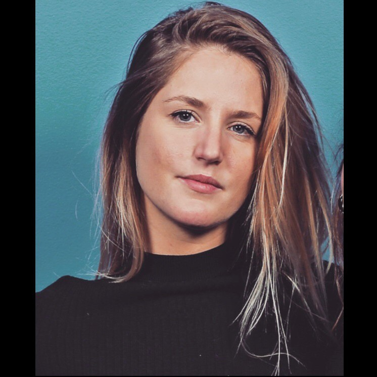 Nina Deshais avatar image