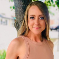 Salina Santos avatar image