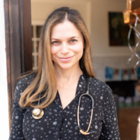 Sari Eitches avatar image