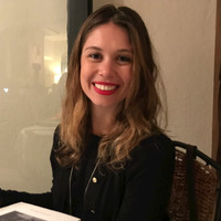 Claudia Lacerda avatar image