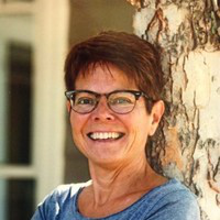 Suzi Holmes avatar image