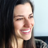 Camila Louzada avatar image