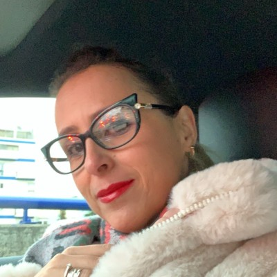 Julia Costa avatar image