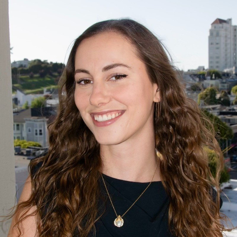 Elena Mosse avatar image