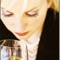 Laura Dove avatar image