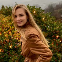 Elena Manera avatar image