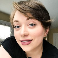 Julianne Pyle avatar image