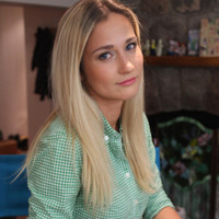 Katia Holub avatar image