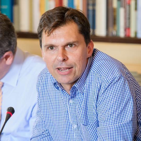 Simon Tilford avatar image