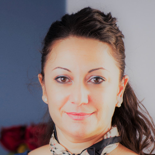 Adelina Santis avatar image