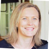 Karina Toparlak avatar image