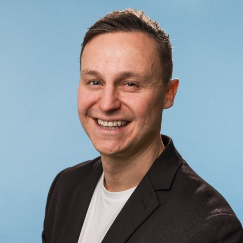 Simon Marshall avatar image