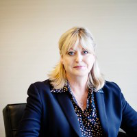 Fiona Stewart avatar image