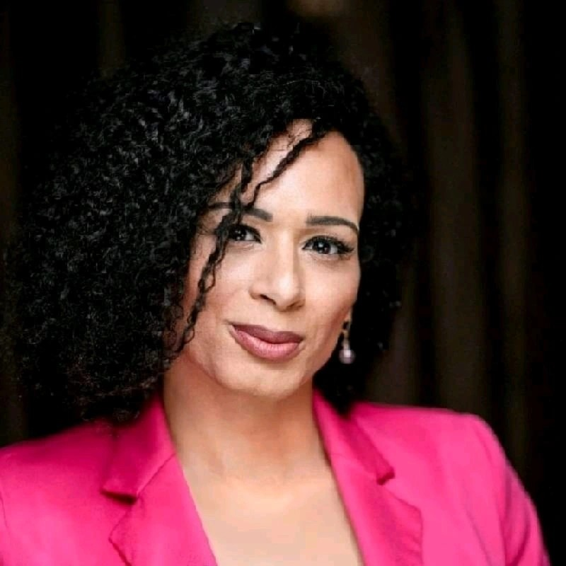 Evelyne Chevry avatar image