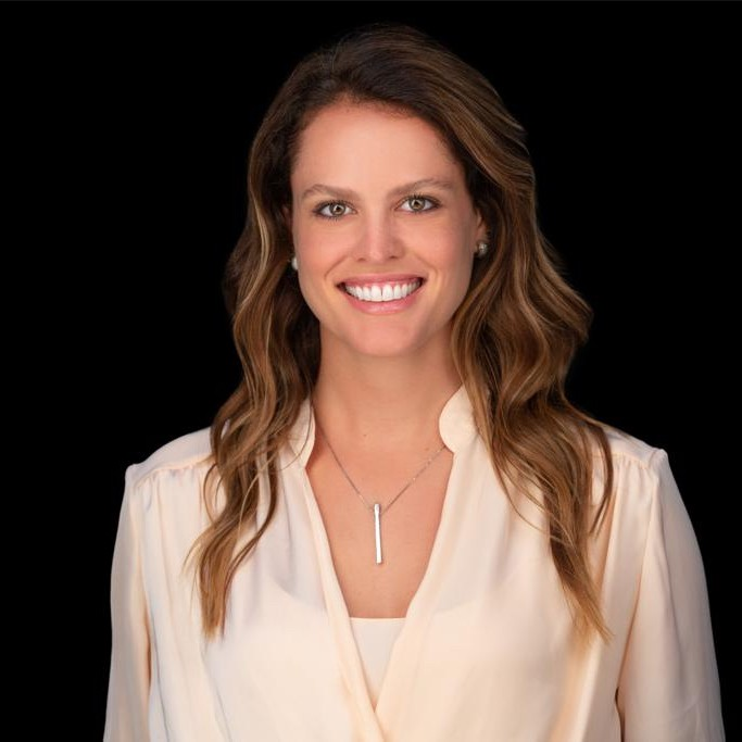 Julia Figueiredo avatar image