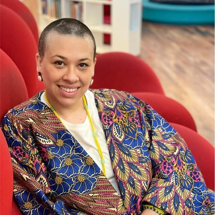 Paula Macedo avatar image