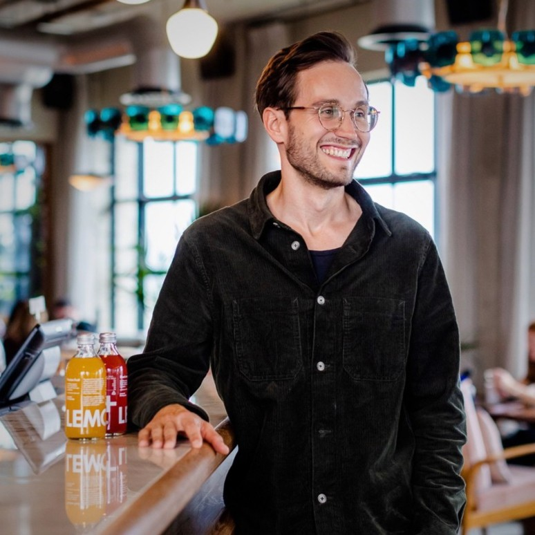 Julian Warowioff avatar image