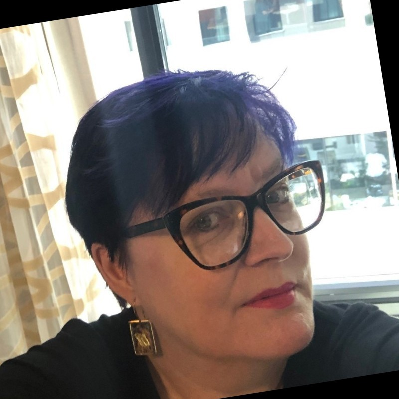 Michelle L. avatar image