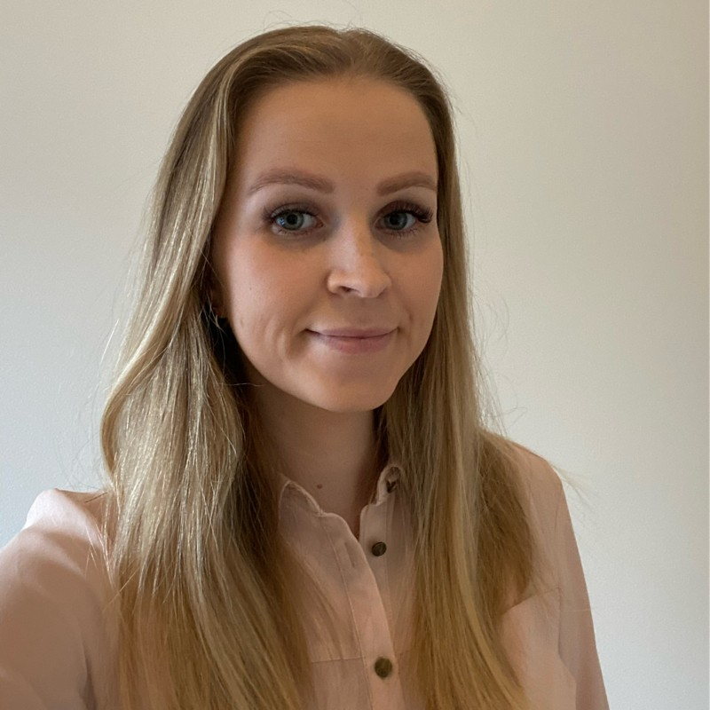 Seline Trones avatar image