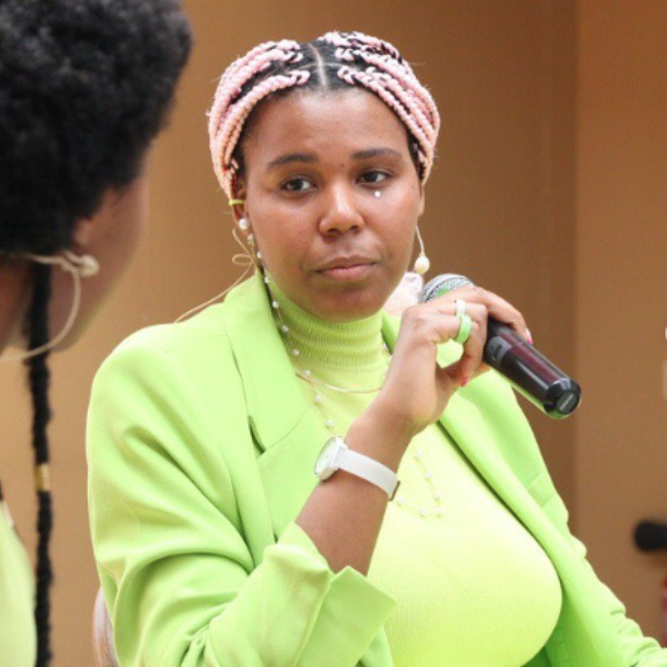 Yara Neves avatar image