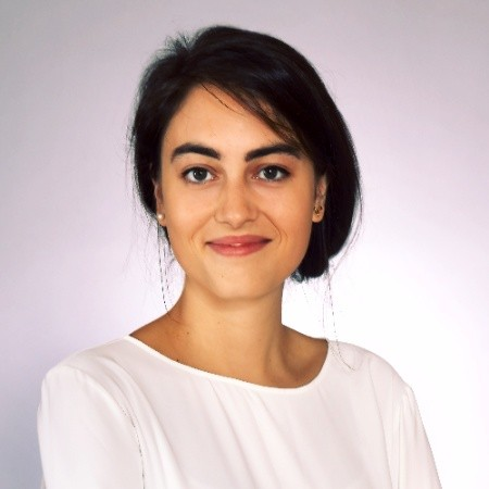 Elena Ponte avatar image