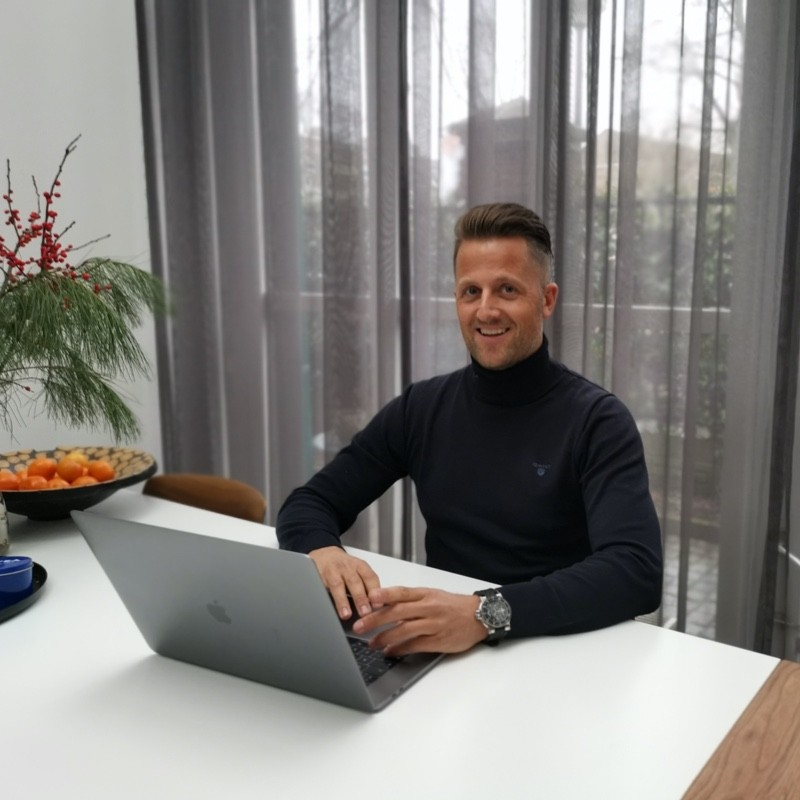 Marcel Hilboezen avatar image