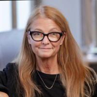 Leslie Fishburn avatar image