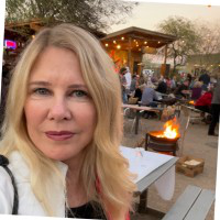 Lisa Rom avatar image