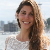 Luiza Naslausky avatar image