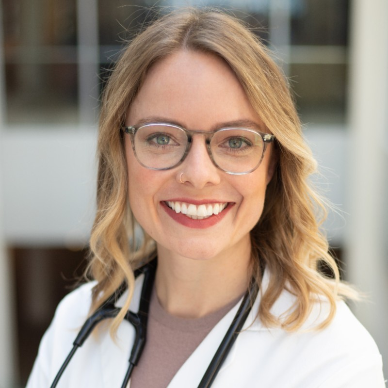 Leigh Kinney avatar image