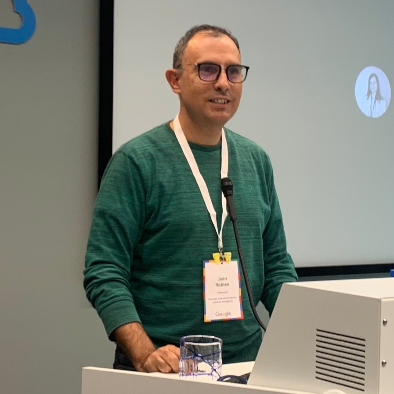 Juan Antonio Robles Toro avatar image