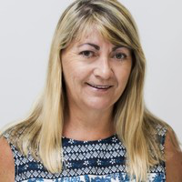 Liz Robertson avatar image