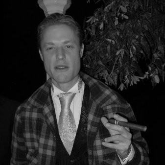 simon Hunt avatar image