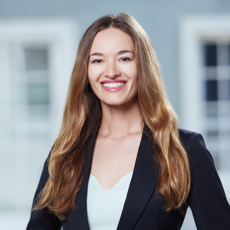 Olga Ponomar avatar image