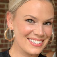 Molly Manor avatar image