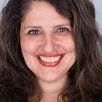 Débora Fortes avatar image