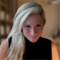 Julie Wolpers avatar image