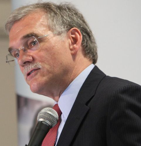 Robert Groves avatar image