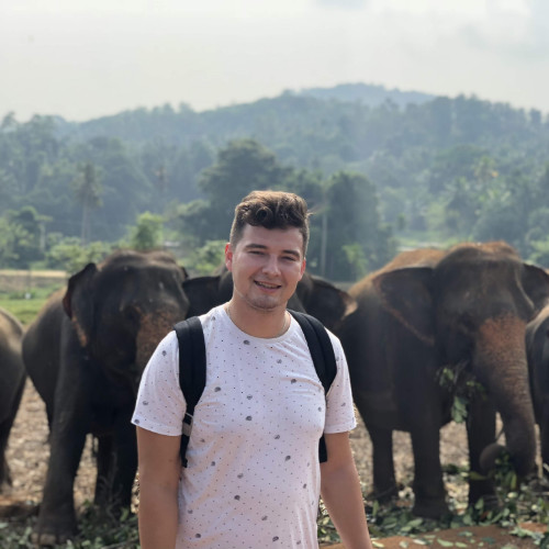 Oleg Momot avatar image