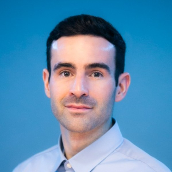 Derek Pires avatar image