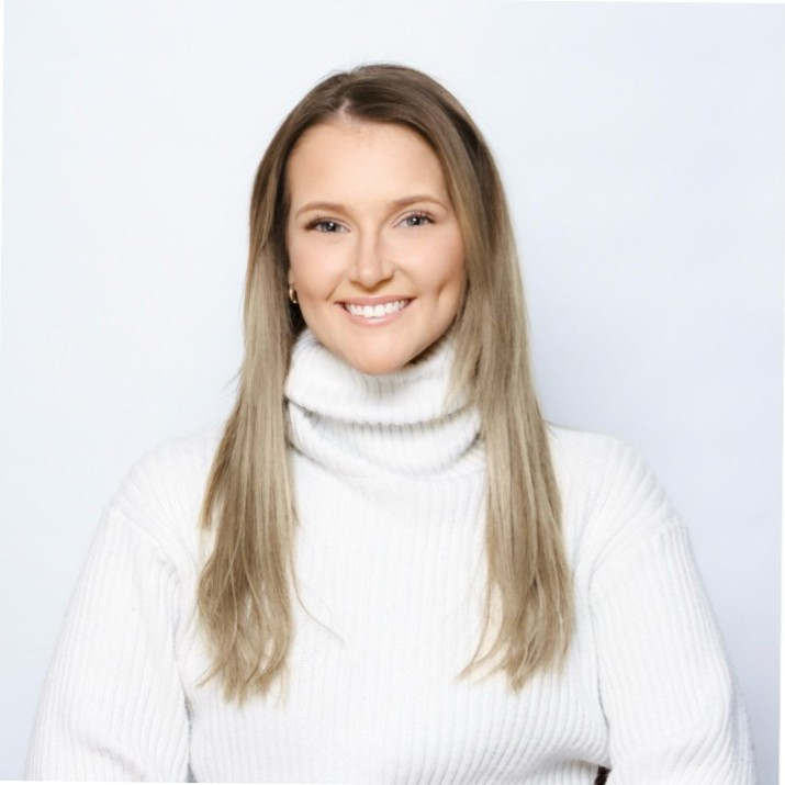 Chloe Hall avatar image