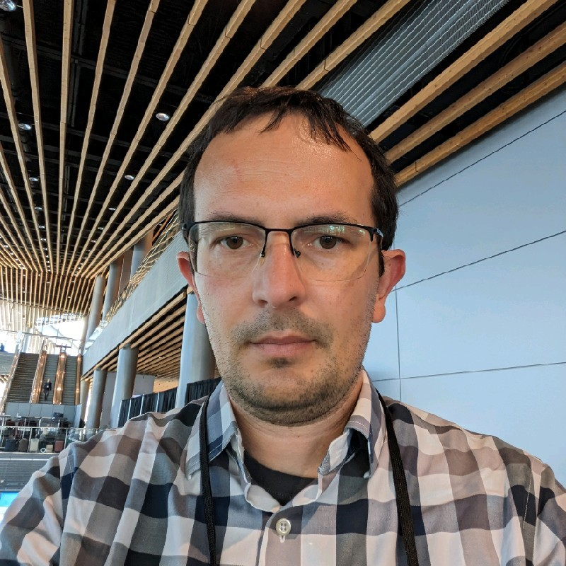 Andrii Tsarov avatar image