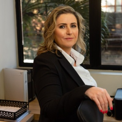 Rovena Chaves avatar image