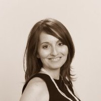 Juliana Luna Freire avatar image