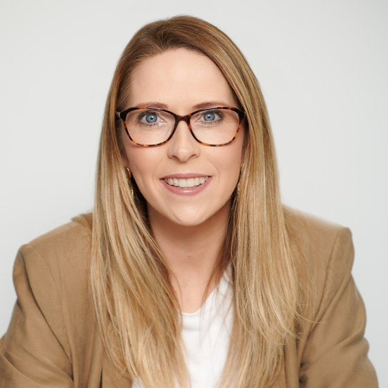 Stephanie Arlett avatar image