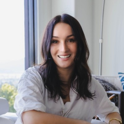 Alexandra Schuster avatar image